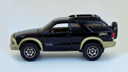 Тематическая Машинка Matchbox 2002 Chevy Blazer ZR2 4x4 Moving Parts 1:64 JHV37 Black - Retromagaz, image 3