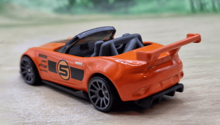 Машинка Базовая Hot Wheels '15 Mazda MX-5 Miata J-Imports 1:64 HTD22 Orange - Retromagaz, image 2