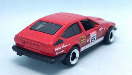 Машинка Базовая Hot Wheels Alfa Romeo GTV6 3.0 Retro Racers 1:64 HKG48 Red - Retromagaz, image 3