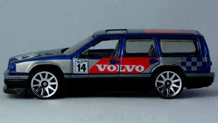 Машинка Базовая Hot Wheels Volvo 850 Estate Race Day 1:64 GHD96 Dark Blue - Retromagaz, image 3