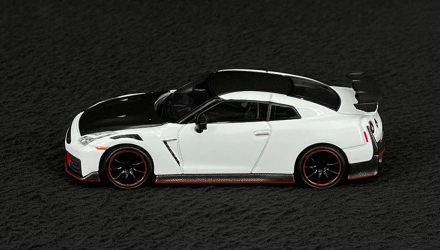 Машинка Premium MINI GT Nissan GT-R Nismo 2024 1:64 MGT01045-CH White - Retromagaz, image 3