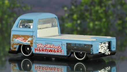 Машинка Базовая Hot Wheels Volkswagen T2 Pickup Hot Trucks 1:64 FJW56 Blue - Retromagaz, image 3