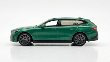Тематическая Машинка Matchbox 2025 BMW M5 Touring / Tourisme Moving Parts 1:64 JHV25 Green - Retromagaz, image 3