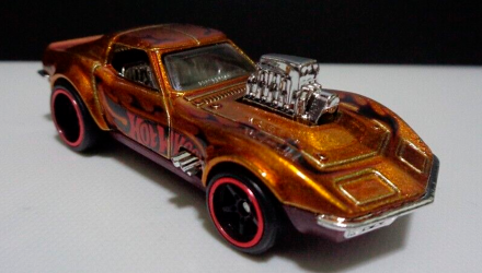 Машинка Базова Hot Wheels '68 Corvette - Gas Monkey Garage Super Treasure Hunt STH Dream Garage 1:64 HKL10 Gold - Retromagaz, image 2