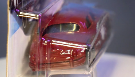 Машинка Базова Hot Wheels Jaguar Mk1 Race Day 1:64 HYX19 Red - Retromagaz, image 4