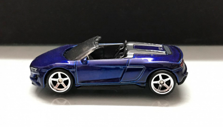 Машинка Базова Hot Wheels 2019 Audi R8 Spyder Super Treasure Hunt STH Exotics 1:64 GTD01 Blue - Retromagaz, image 4