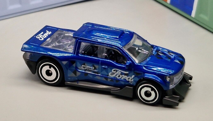 Машинка Базовая Hot Wheels Ford F-150 Lightning Custom Hot Trucks 1:64 HKG66 Blue - Retromagaz, image 6