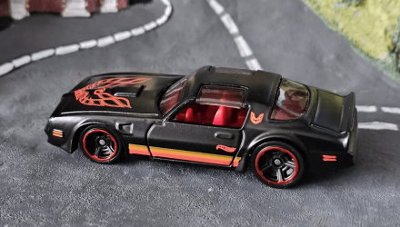 Машинка Базовая Hot Wheels '77 Pontiac Firebird T/A Muscle Mania 1:64 HTC60 Black - Retromagaz, image 3