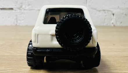 Машинка Базова Hot Wheels Toyota Land Cruiser 80 Then and Now 1:64 HKJ41 Tan - Retromagaz, image 6