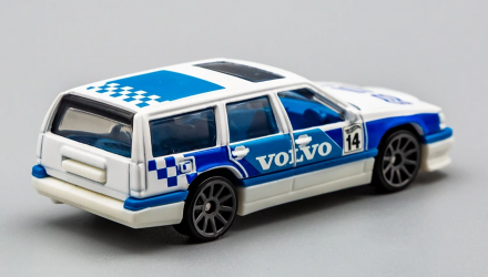 Машинка Базовая Hot Wheels Volvo 850 Estate Race Day 1:64 GHB52 White - Retromagaz, image 3