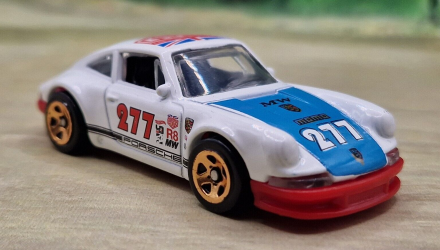 Машинка Базова Hot Wheels '71 Porsche 911 Magnus Walker Nightburnerz 1:64 FKB02 White - Retromagaz, image 2