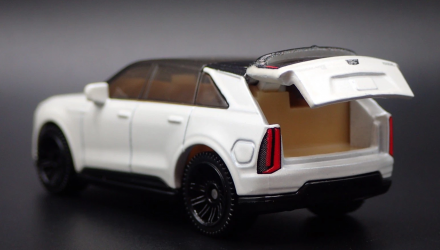 Тематическая Машинка Matchbox 2025 Cadillac Escalade IQ Moving Parts 1:64 JBW59 White image_4 Тематическая Машинка Matchbox 2025 Cadillac Escalade IQ Moving Parts 1:64 JBW59 White - Retromagaz, image 4