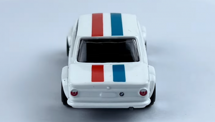 Тематическая Машинка Hot Wheels BMW 2002 Vintage Racing Club 1:64 HRT81/HRV02 White - Retromagaz, image 6