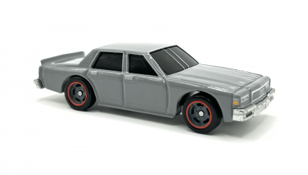 Машинка Premium Hot Wheels 1987 Chevy Caprice Fast & Furious 1:64 HRT98 Grey - Retromagaz, image 3