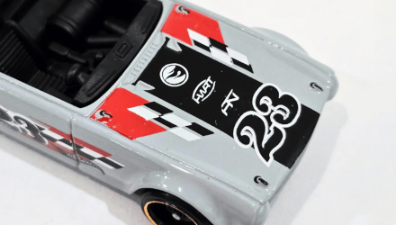 Машинка Базовая Hot Wheels Triumph TR6 Treasure Hunts Track Champs 1:64 JBC34 Grey image_3 Машинка Базовая Hot Wheels Triumph TR6 Treasure Hunts Track Champs 1:64 JBC34 Grey - Retromagaz, image 3