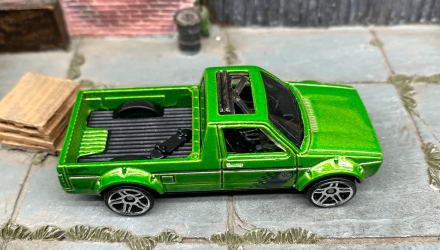 Машинка Базовая Hot Wheels Volkswagen Caddy Volkswagen 1:64 FYD59 Green - Retromagaz, image 3