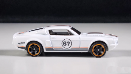 Машинка Базова Hot Wheels '68 Shelby GT500 Mustang 60th 1:64 HYY93 White - Retromagaz, image 3