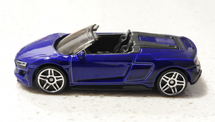 Машинка Базовая Hot Wheels 2019 Audi R8 Spyder Exotics 1:64 GRY87 Blue - Retromagaz, image 4