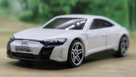 Машинка Базова Hot Wheels Audi RS E-Tron GT Green Speed 1:64 HTB81 White - Retromagaz, image 6