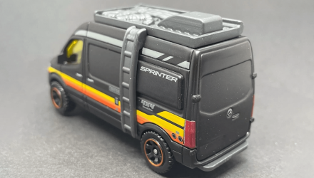 Тематическая Машинка Matchbox Mercedes-Benz Sprinter Moving Parts 1:64 FWD28/HVM94 Black - Retromagaz, image 2