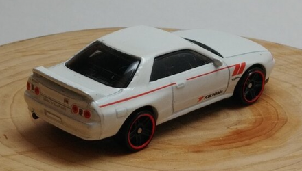 Машинка Базова Hot Wheels Skyline GT-R (BNR32) Yokohama Nissan 1:64 FYF04 White - Retromagaz, image 3