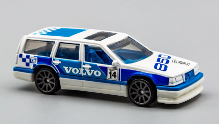 Машинка Базовая Hot Wheels Volvo 850 Estate Race Day 1:64 GHB52 White - Retromagaz, image 2