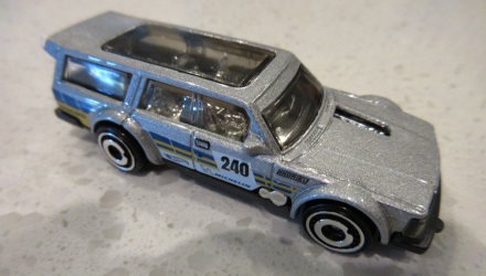 Машинка Базова Hot Wheels Volvo 240 Drift Wagon Wagons 1:64 JBB40 Silver - Retromagaz, image 3