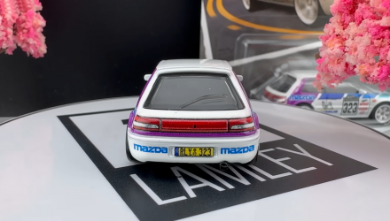 Машинка Premium Hot Wheels Mazda 323 GTR Modern Classics 1:64 JKF17 White - Retromagaz, image 5