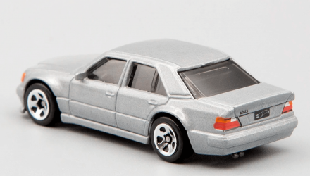 Машинка Базова Hot Wheels Mercedes-Benz 500 E Factory Fresh 1:64 GTB73 Silver - Retromagaz, image 3