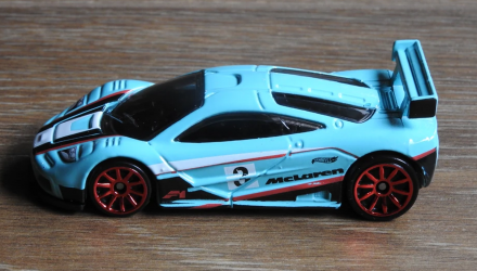 Машинка Базовая Hot Wheels McLaren F1 GTR Retro Racers 1:64 HCW37 Light Blue - Retromagaz, image 4