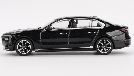 Машинка Premium MINI GT BMW i7 eDrive50 1:64 MGT00802-CH Black - Retromagaz, image 4