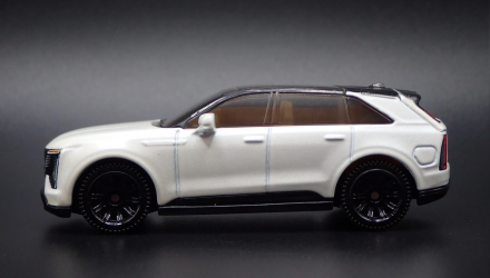 Тематическая Машинка Matchbox 2025 Cadillac Escalade IQ Moving Parts 1:64 JBW59 White image_2 Тематическая Машинка Matchbox 2025 Cadillac Escalade IQ Moving Parts 1:64 JBW59 White - Retromagaz, image 2