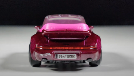 Машинка Базова Hot Wheels Porsche Porsche 911 Turbo Cabriolet Then and Now 1:64 HYW37 Pink - Retromagaz, image 3