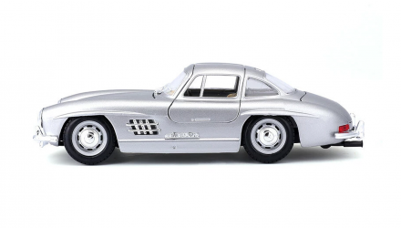 Машинка Bburago 1954 Mercedes-Benz 300 SL 1:24 Silver - Retromagaz, image 3