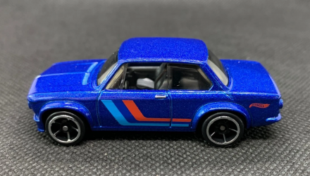 Машинка Базова Hot Wheels BMW 2002 '70s vs. '90s 1:64 JBB61 Blue - Retromagaz, image 2