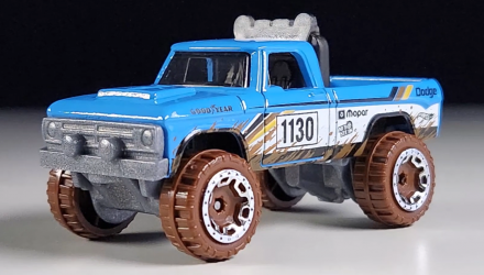 Машинка Базова Hot Wheels '70 Dodge Power Wagon Mud Studs 1:64 HKH76 Light Blue - Retromagaz, image 2