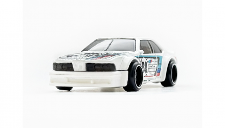 Машинка Базова Hot Wheels BMW 635 CSi HW Euro 1:64 JJK00 White - Retromagaz, image 2