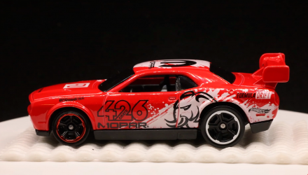 Машинка Базовая Hot Wheels Dodge Challenger Drift Car Drift 1:64 HCX80 Red - Retromagaz, image 4