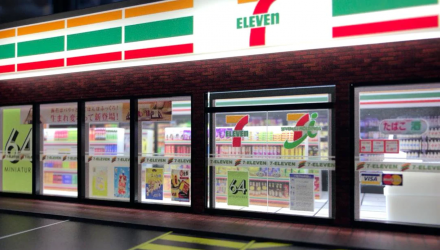 Діорама G-Fans Supermarket 7-Eleven Супермаркет з Підсвіткою 1:64 Red - Retromagaz, image 4