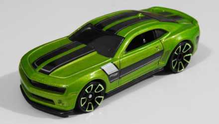 Машинка Базова Hot Wheels 2013 Chevy Camaro Special Edition Treasure Hunts Dream Garage 1:64 GHD73 Green - Retromagaz, image 2