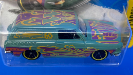 Машинка Базова Hot Wheels Custom '69 Volkswagen Squareback Art Cars 1:64 DHR85 Green - Retromagaz, image 3