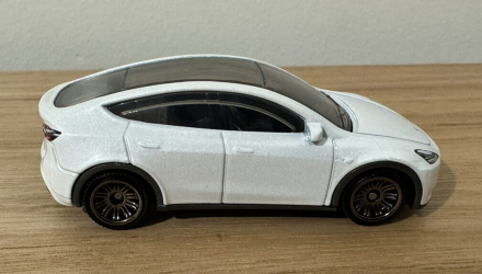 Машинка Большой Город Matchbox Tesla Model Y Metro 1:64 HLC68 White - Retromagaz, image 3