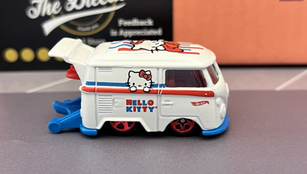 Машинка Базовая Hot Wheels Volkswagen Kool Kombi Hello Kitty Screen Time 1:64 GRX94 White - Retromagaz, image 3