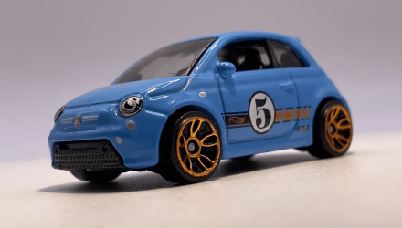 Машинка Базовая Hot Wheels Fiat 500e Compact Kings 1:64 HTD03 Blue - Retromagaz, image 1