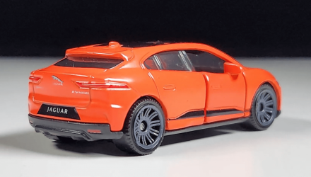 Тематична Машинка Matchbox 2022 Jaguar L-Pace Moving Parts 1:64 FWD28/HVM85 Orange - Retromagaz, image 2