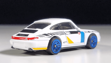 Машинка Базова Hot Wheels '96 Porsche Carrera Magnus Walker The `90S 1:64 HTF01 White - Retromagaz, image 2