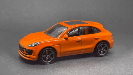 Машинка Велике Місто Matchbox Porsche Macan Roadtrip 1:64 HKX28/HVN65 Orange - Retromagaz, image 1