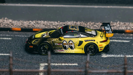 Машинка Premium Tarmac Works Porsche 911 GT3 R GT World Challenge Asia 2025 Phantom Global 1:64 T64-084-25FUJ13 Yellow - Retromagaz, image 4