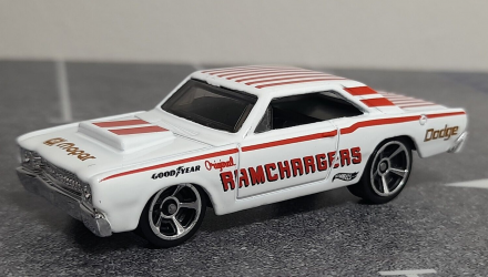 Машинка Базова Hot Wheels '68 Dodge Dart Gassers 1:64 HTC57 White - Retromagaz, image 1