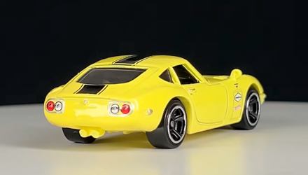 Тематична Машинка Hot Wheels Toyota 2000 GT Japanese Classics 1:64 HLK15 Yellow - Retromagaz, image 3